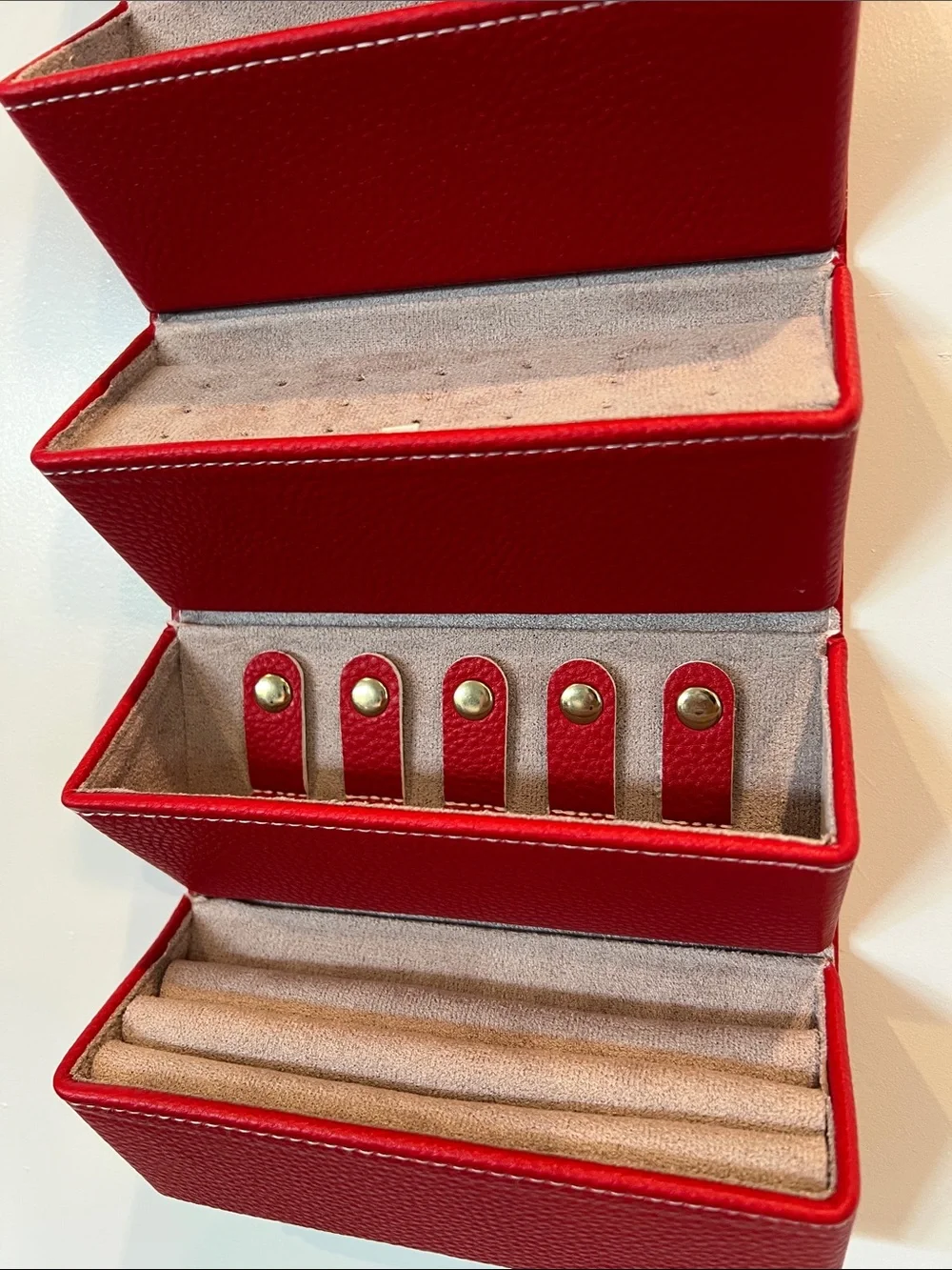 BROUK & Co Leah 5 Eyewear and Jewelry Case!
FREE SHIPPING - Picture 7 of 8